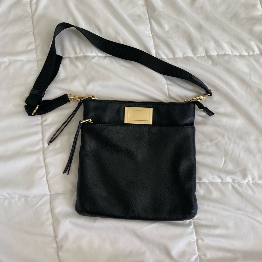 Gorgeous crossbody Juicy Couture leather bag
